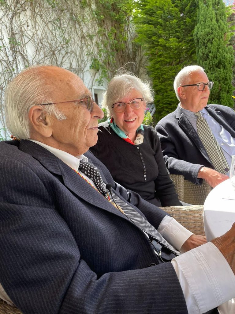 ELCA 2021-05-12- Visita de los Reyes, pocos días antes de fallecer acompañados de Fernando Delgado