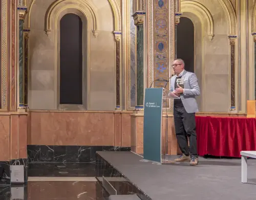 VIVIR CON LA POESÍA